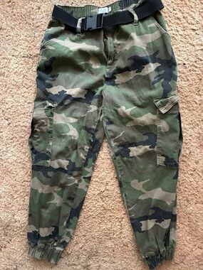 Rue21 Camo Cargo Jogger Pants in Green and Black